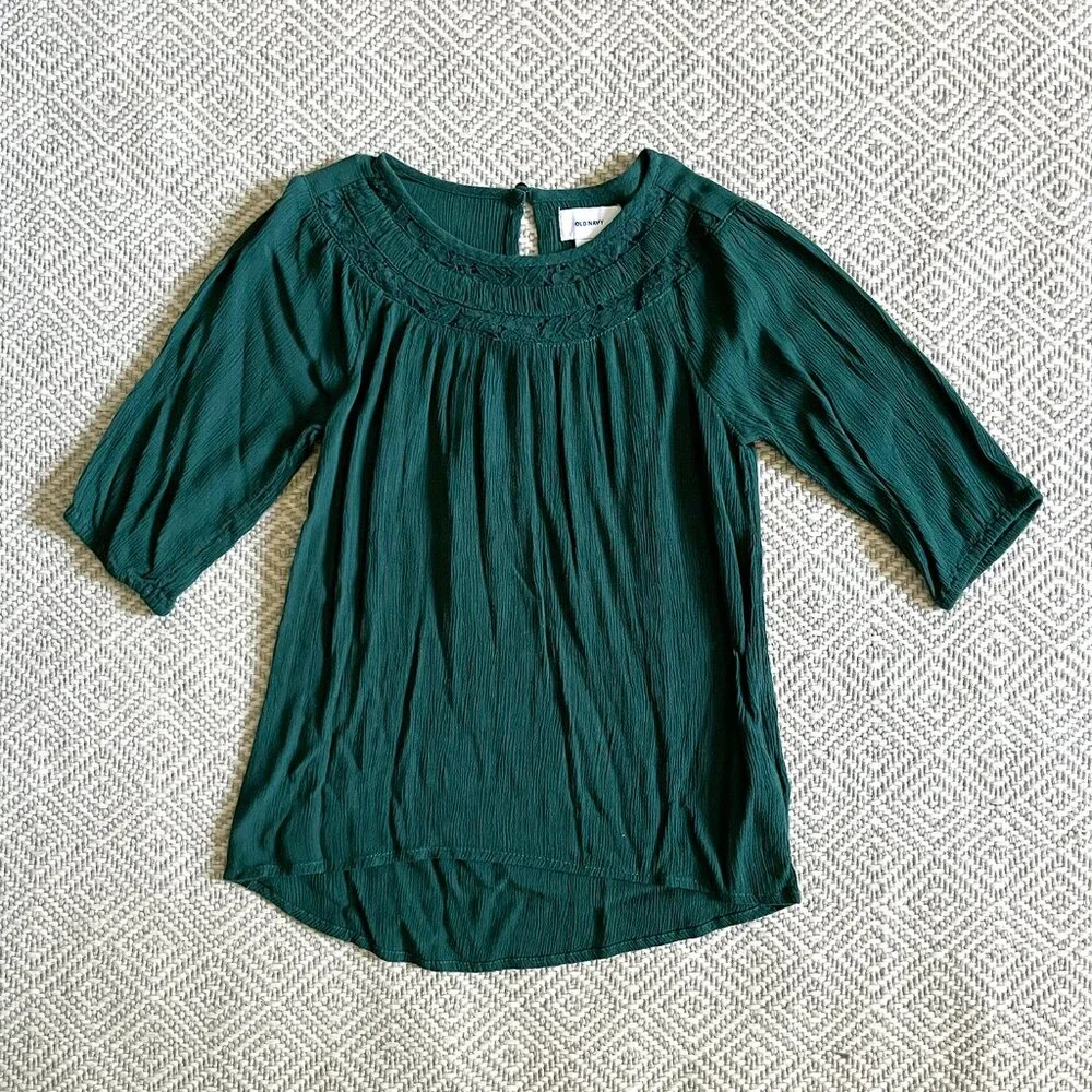 Old Navy lace-yoke crepe top XS 4-5
